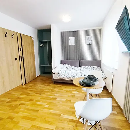 Kolory Warmii Bialy I Szary