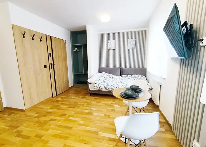 Kolory Warmii Bialy I Szary